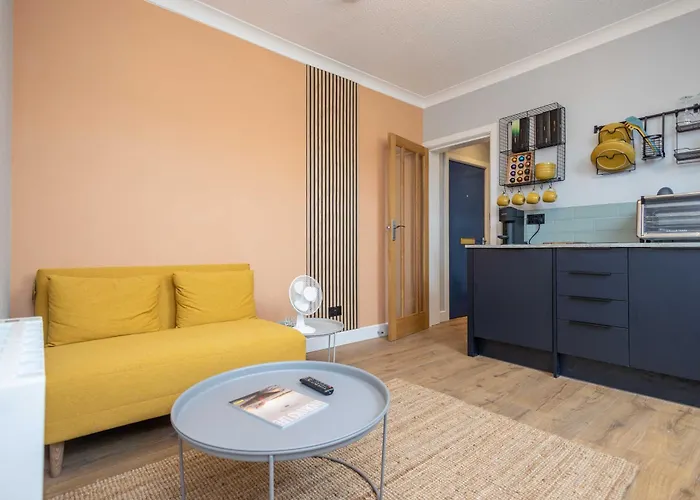Central Flat In Bournemouth 10 Mins Walk To Beach